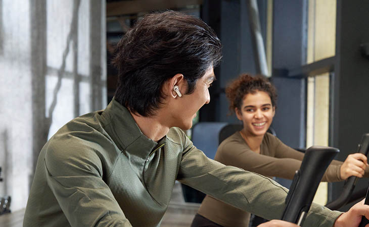 سماعات HUAWEI FreeBuds Pro 5 متوفرة الآن في الإمارات مع أول نظام إلغاء ضوضاء مزدوج المحرك في العالم